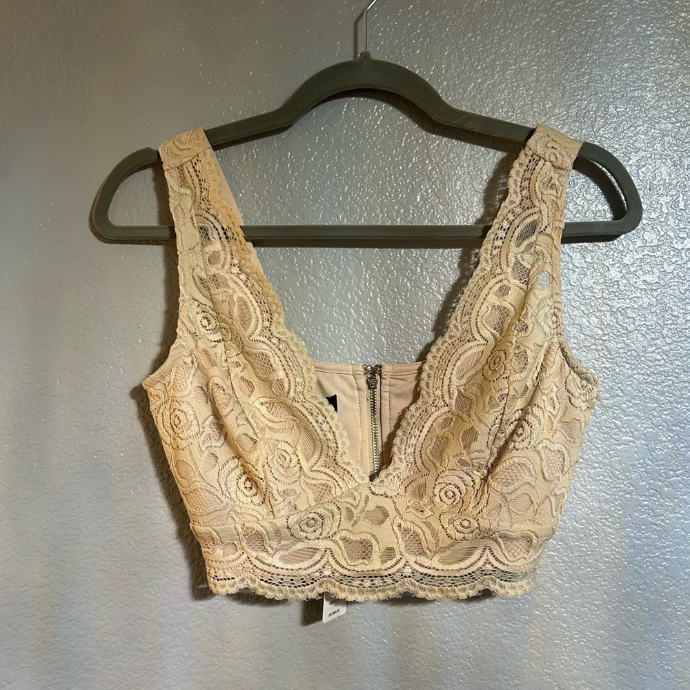 Women’s Bebe tan beige brown lace crop top size XS